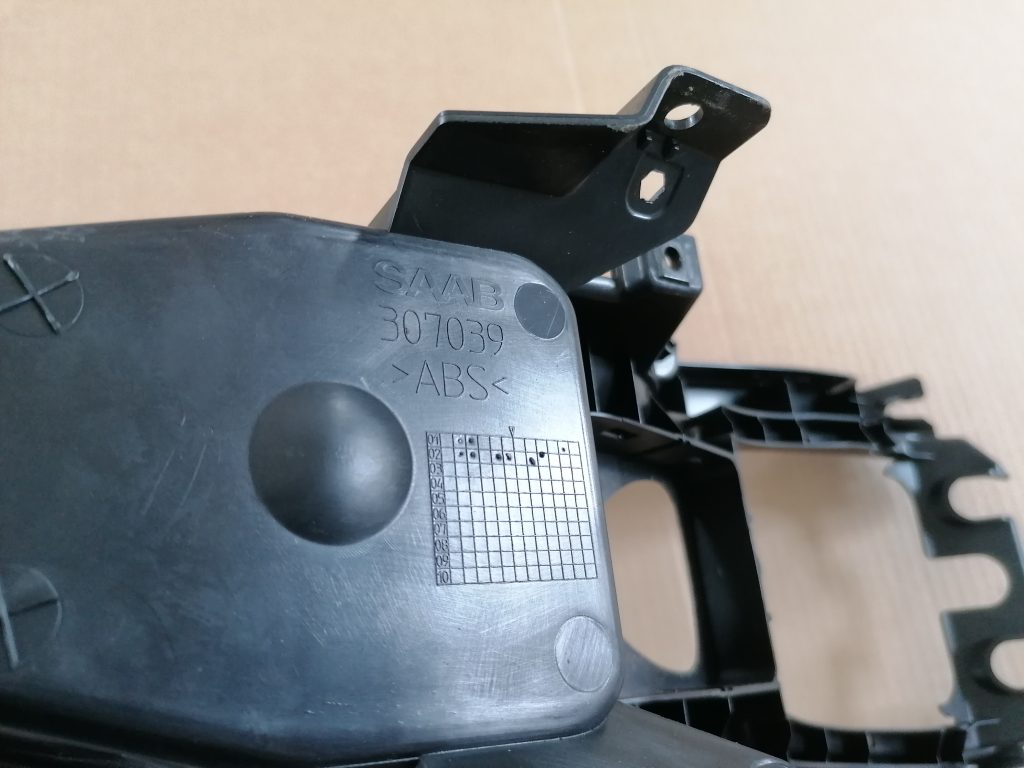 Centrālās konsoles apdares lielākā daļa priekš SAAB 9-3 2002