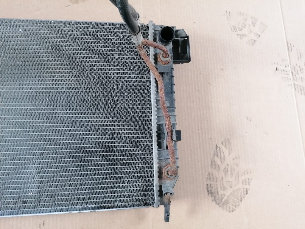 Dzesēšanas radiators priekš SAAB 9-3 2002 3 Dzesēšanas radiators priekš SAAB 9-3 2002