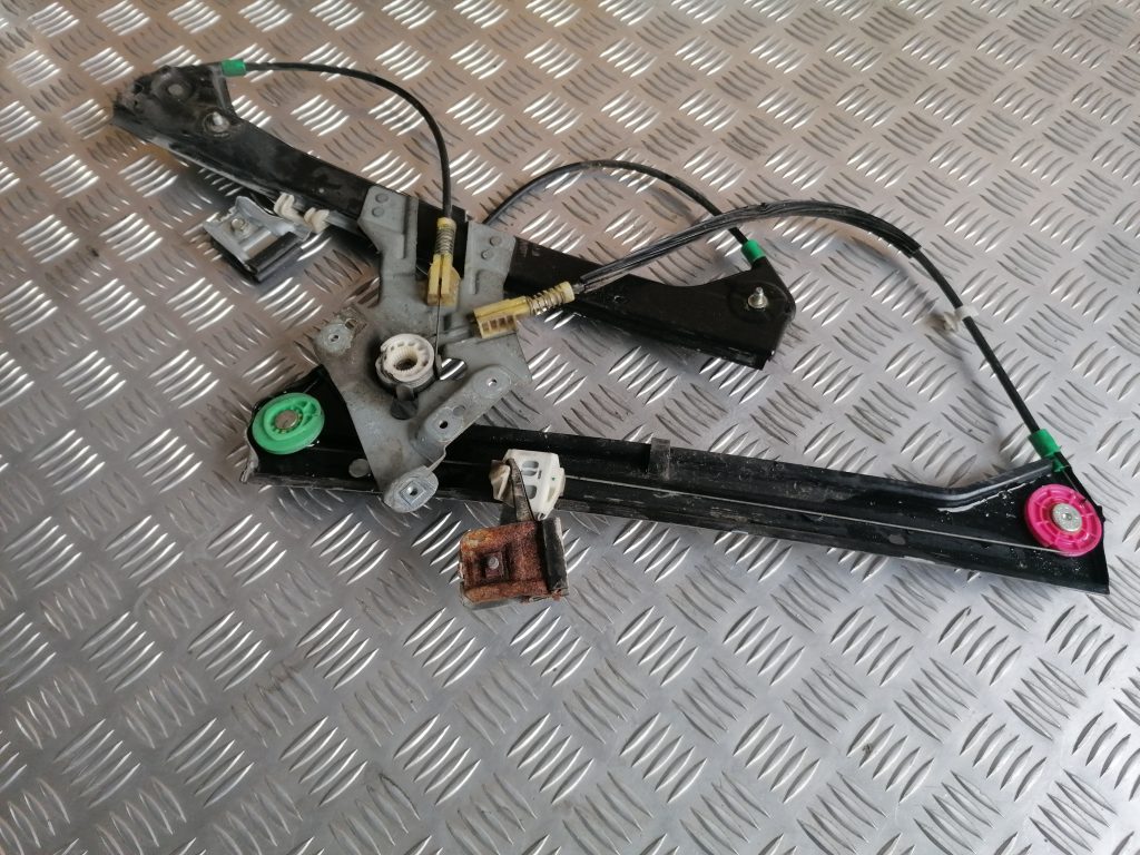 Stikla pacelšanas mehānisms priekšējais kreisais priekš SAAB 9-3 2002 1 Stikla pacelšanas mehānisms priekšējais kreisais priekš SAAB 9-3 2002