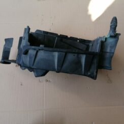 Akumulatora pamatnes kronšteins priekš SAAB 9-3 2002