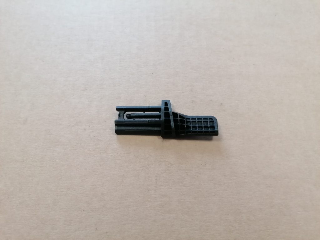 Bagāžnieka žalūzijas stiprinājums priekš OPEL ASTRA J 2013