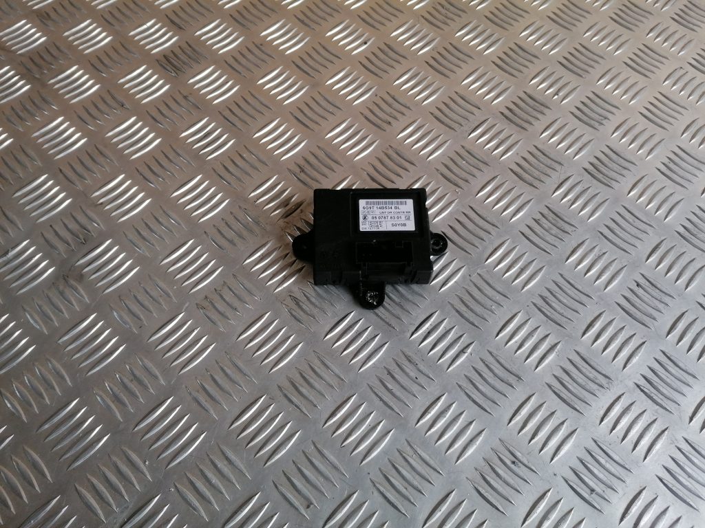 Aizmugurējo kreiso durvju vadības bloks priekš VOLVO S80 2007 GREY