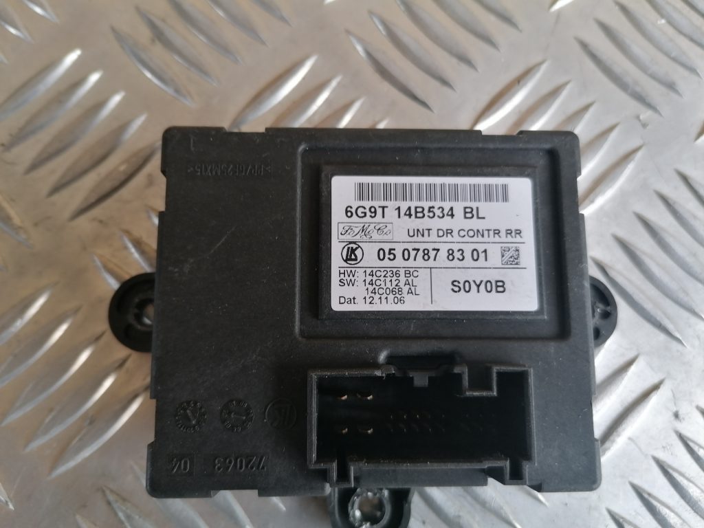 Aizmugurējo kreiso durvju vadības bloks priekš VOLVO S80 2007 GREY