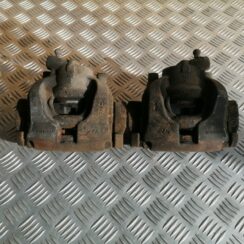 Priekšējais labais suports priekš VOLVO S80 2007 GREY