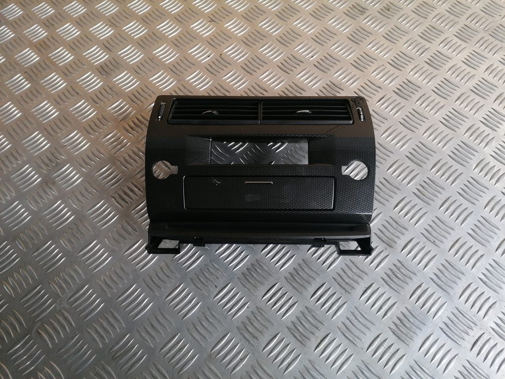 Mērinstrumentu paneļa gaisa vads, centrā priekš CITROEN C4 2006