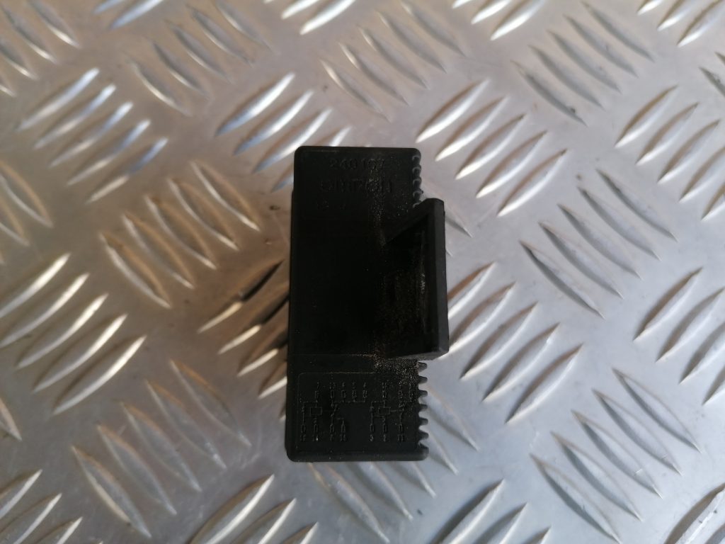 Degvielas sūkņa releja priekš CITROEN C4 2006 2 Degvielas sūkņa releja priekš CITROEN C4 2006