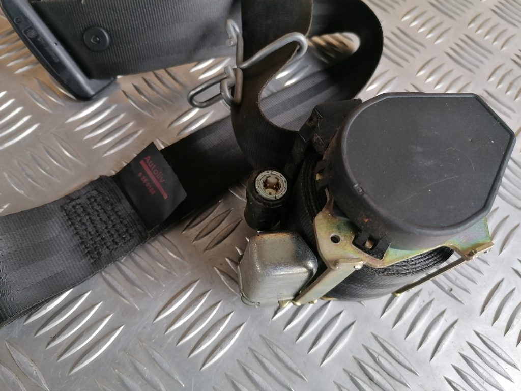 Priekšējā labā drošības josta priekš CITROEN C4 2006 3 Priekšējā labā drošības josta priekš CITROEN C4 2006