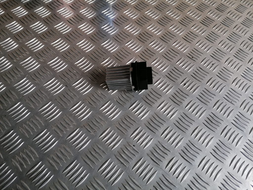 Salona ventilatora rezistors priekš CITROEN C4 2006