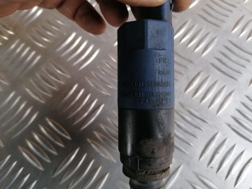 Mazgātāja šķidruma sūknis priekš CITROEN C4 2006 3 Mazgātāja šķidruma sūknis priekš CITROEN C4 2006