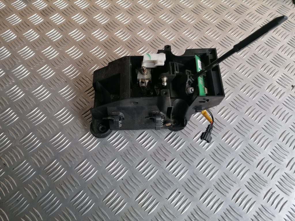 Ātrumu pārslēgšanas slēdzis priekš CITROEN C4 2006 1 Ātrumu pārslēgšanas slēdzis priekš CITROEN C4 2006