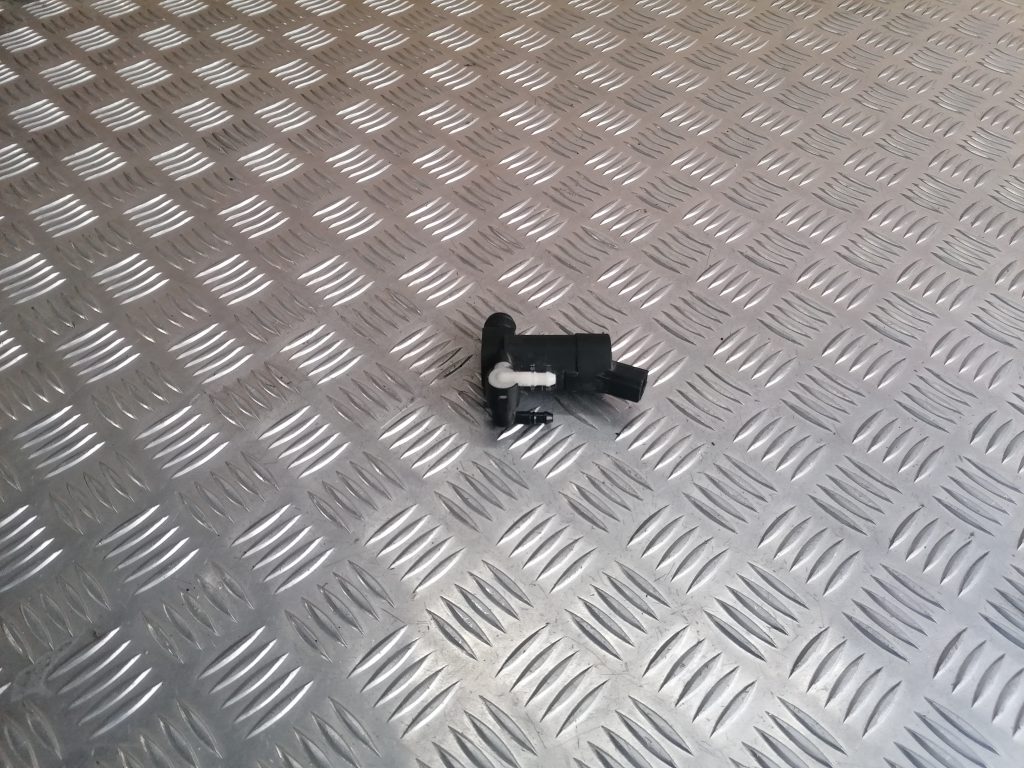 Mazgātāja šķidruma sūknis priekš VOLVO C30 2008 TURQUOISE