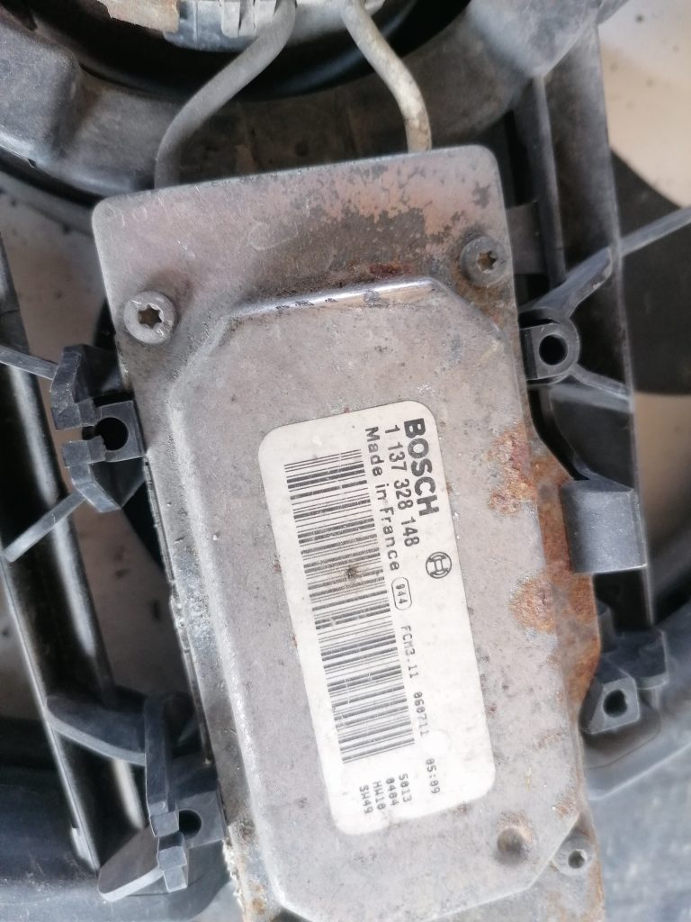 Dzesēšanas radiatora ventilators priekš VOLVO C30 2008 TURQUOISE