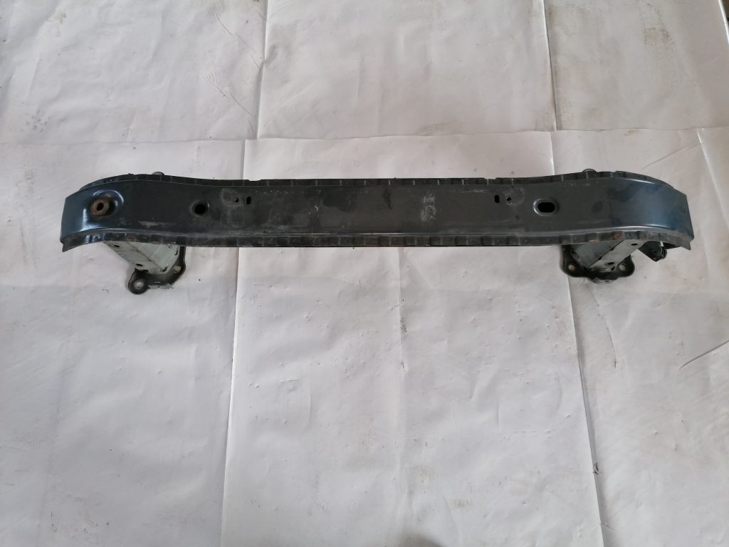 Priekšējā bufera pastiprinātājs priekš VOLVO C30 2008 TURQUOISE