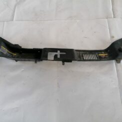 Radiatoru augšēja uzlika priekš VOLVO C30 2008 TURQUOISE