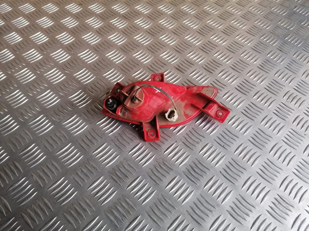 Miglas lukturis aizmugurē labā pusē priekš HYUNDAI I30 2012