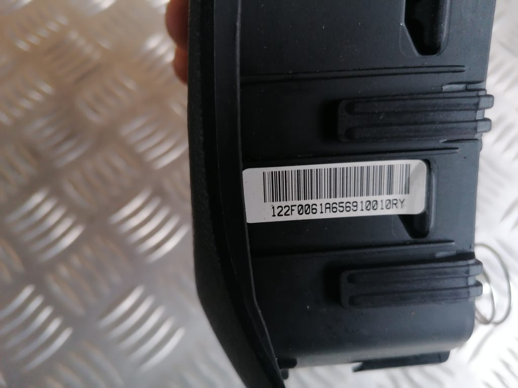 Stūres drošības spilvens priekš HYUNDAI I30 2012 4 Stūres drošības spilvens priekš HYUNDAI I30 2012