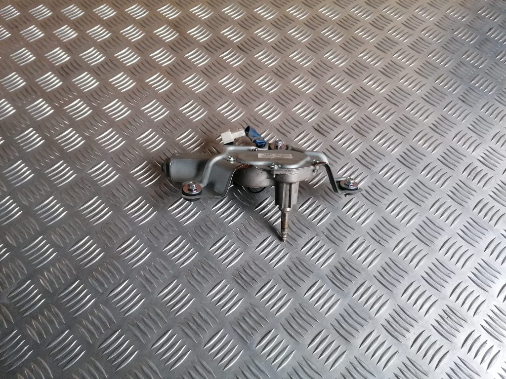 Aizmugurējā stikla tīrītāja motors priekš HYUNDAI I30 2012 2 Aizmugurējā stikla tīrītāja motors priekš HYUNDAI I30 2012