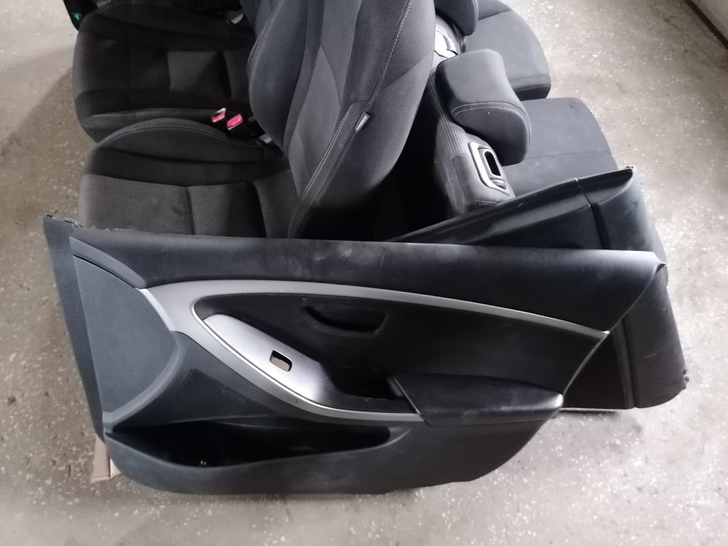 Sēdekļu komplekts priekš HYUNDAI I30 2012