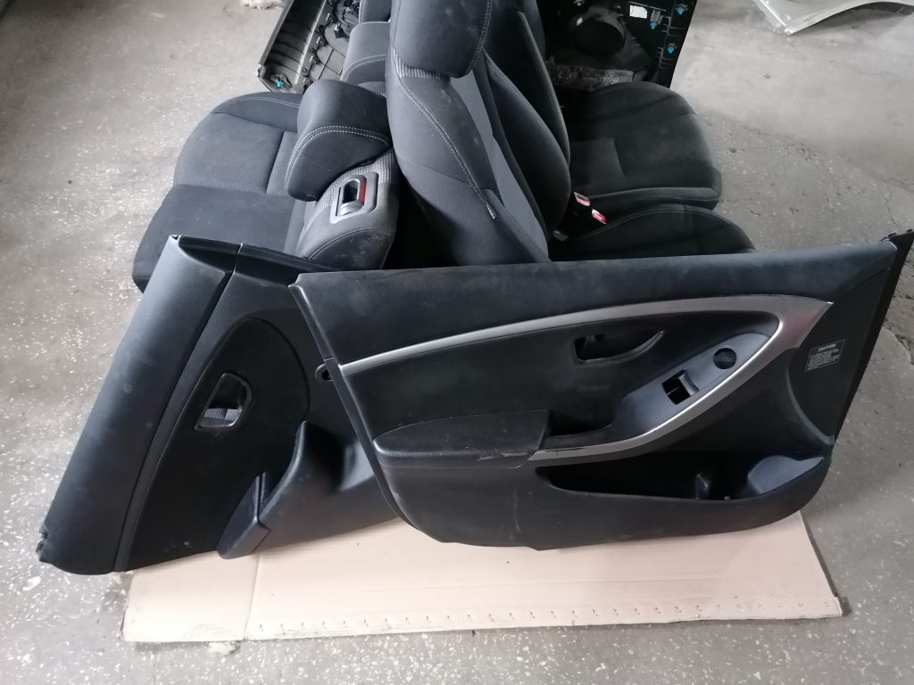 Sēdekļu komplekts priekš HYUNDAI I30 2012