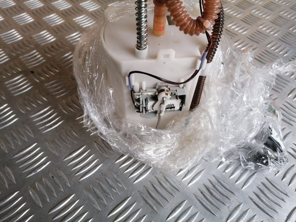 Degvielas tvertnes sūknis priekš HYUNDAI I30 2012