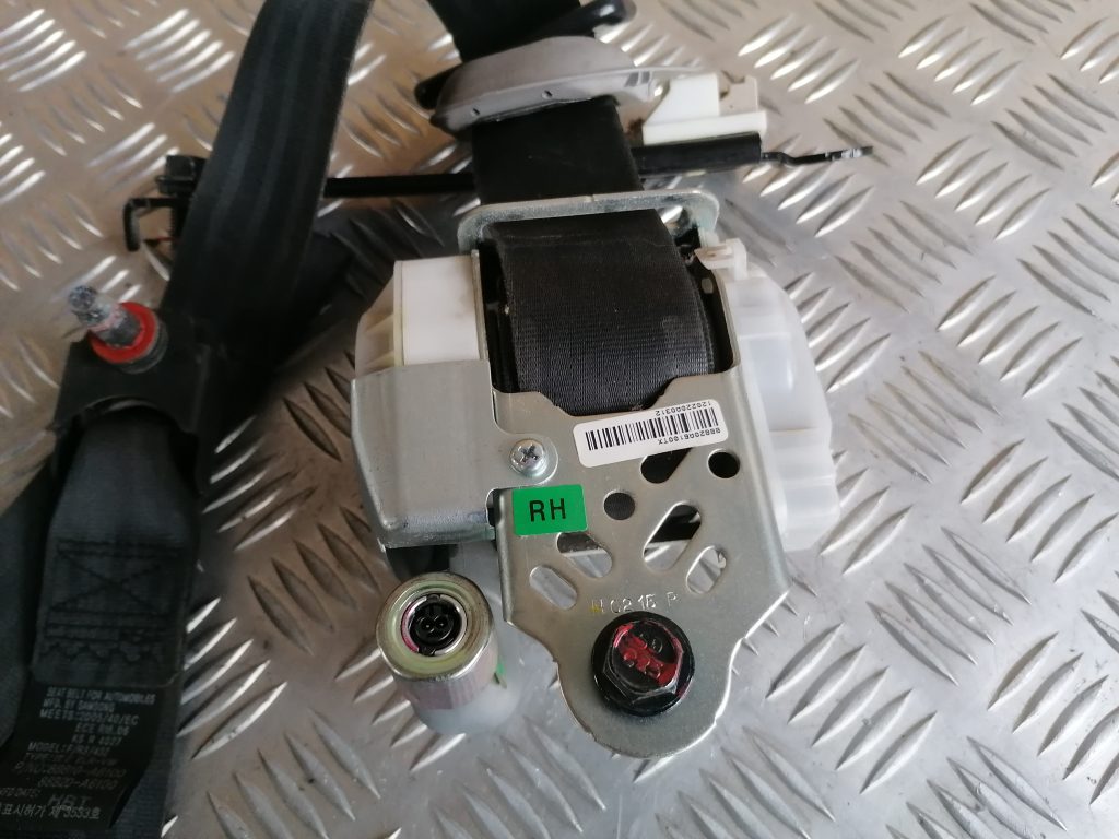 Priekšējā kreisā drošības josta priekš HYUNDAI I30 2012