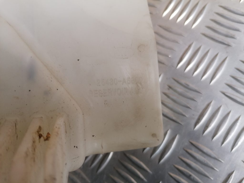 Dzesēšanas šķidruma tvertne priekš HYUNDAI I30 2012
