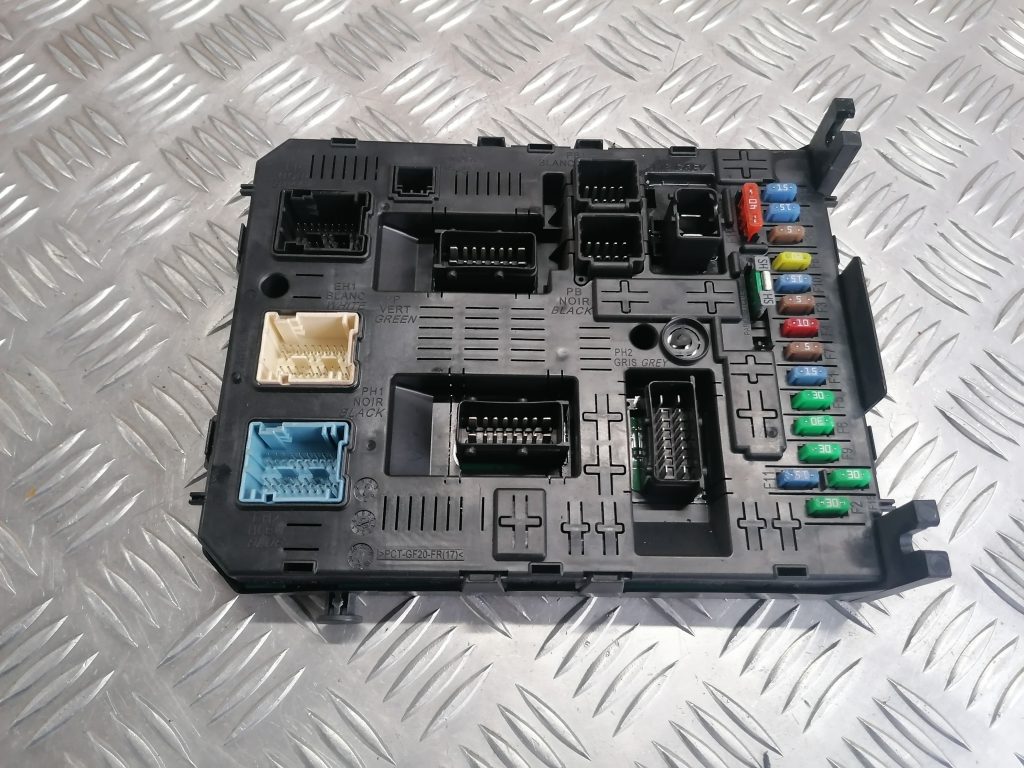 Drošinātāju relejas kaste priekš CITROEN PICASSO 2007