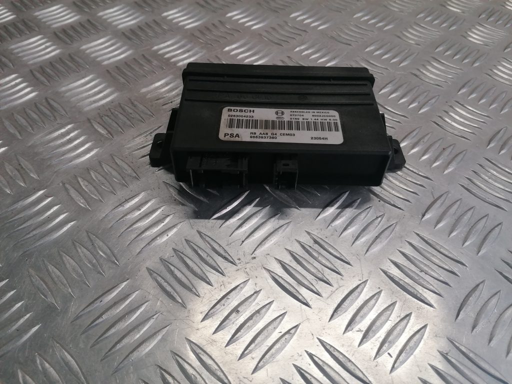 Parkošanās devēju vadības bloks priekš CITROEN PICASSO 2007 4 Parkošanās devēju vadības bloks priekš CITROEN PICASSO 2007