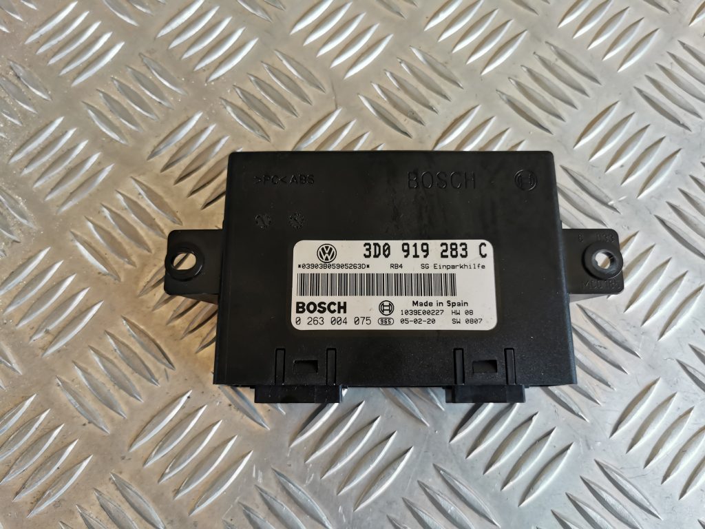 Parkošanās devēju vadības bloks priekš VW PHAETON 2005 2 Parkošanās devēju vadības bloks priekš VW PHAETON 2005