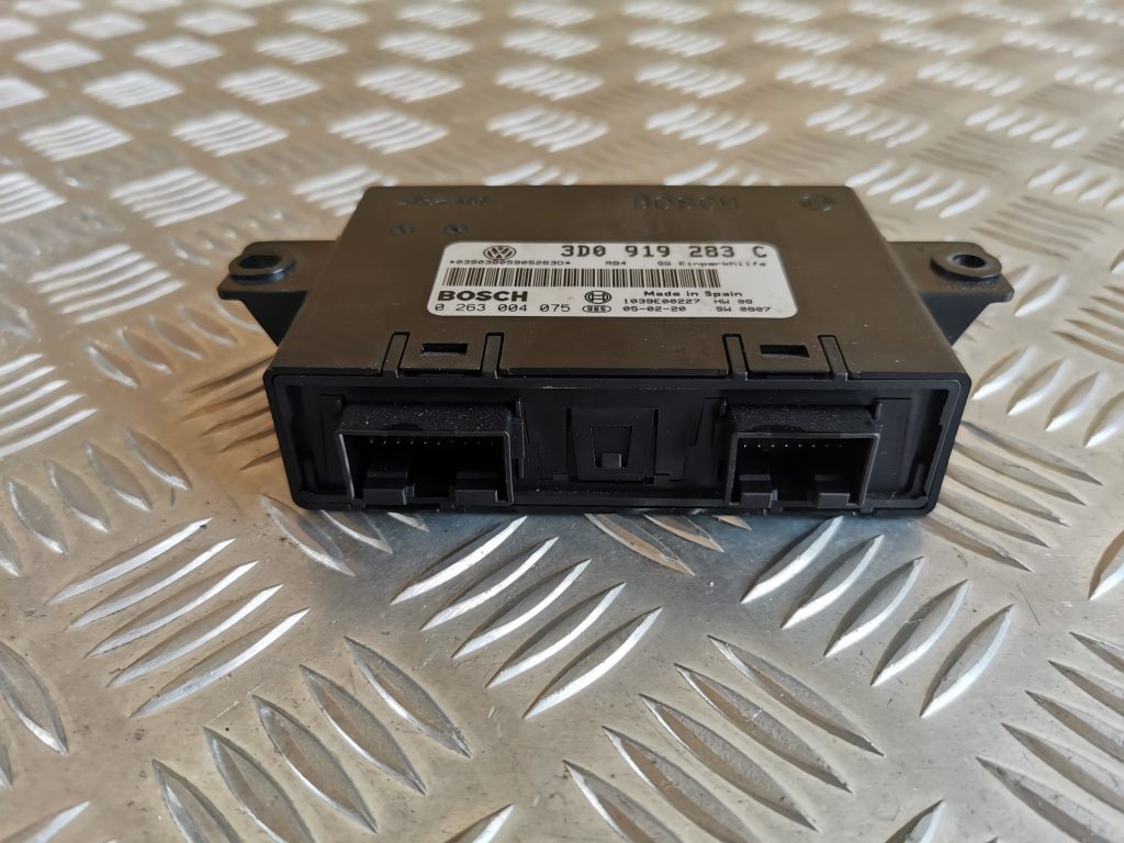 Parkošanās devēju vadības bloks priekš VW PHAETON 2005 3 Parkošanās devēju vadības bloks priekš VW PHAETON 2005