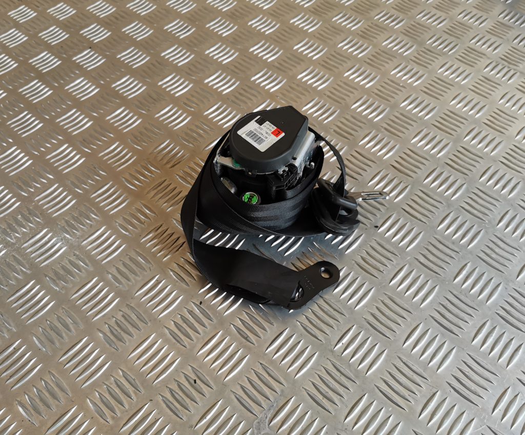 Priekšējā kreisā drošības josta priekš VW PHAETON 2005