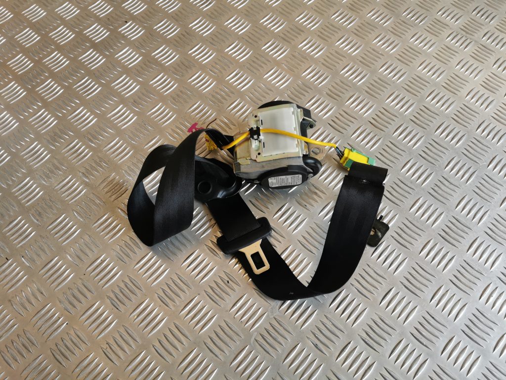 Aizmugurējā labā drošības josta priekš VW PHAETON 2005 2 Aizmugurējā labā drošības josta priekš VW PHAETON 2005