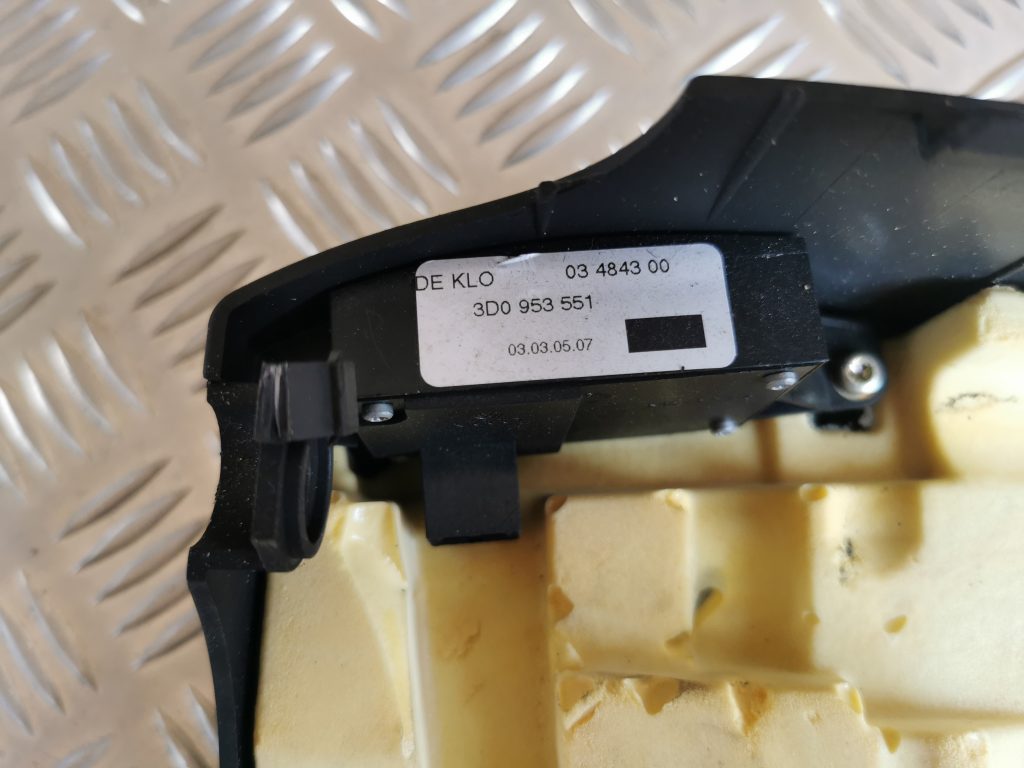 Stūres statnes putekļu aizsargs (salonā) priekš VW PHAETON 2005