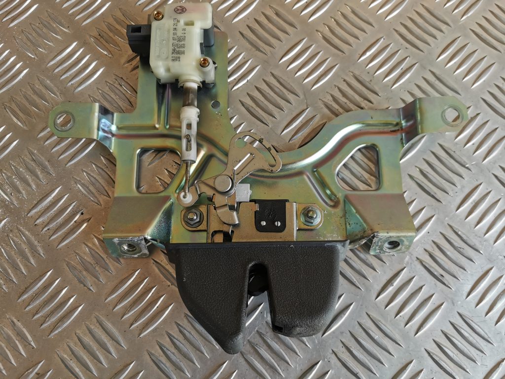 Bagāžnieka vāka slēdzene priekš VW PHAETON 2005 3 Bagāžnieka vāka slēdzene priekš VW PHAETON 2005