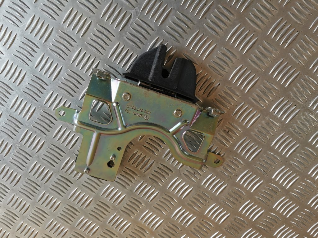 Bagāžnieka vāka slēdzene priekš VW PHAETON 2005 2 Bagāžnieka vāka slēdzene priekš VW PHAETON 2005