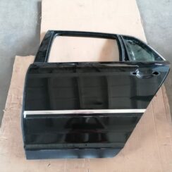 Aizmugurējās kreisās durvis priekš VW PHAETON 2005