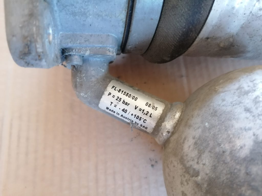 Pneimoatsperes statnis aizmugurējais priekš VW PHAETON 2005 6 Pneimoatsperes statnis aizmugurējais priekš VW PHAETON 2005