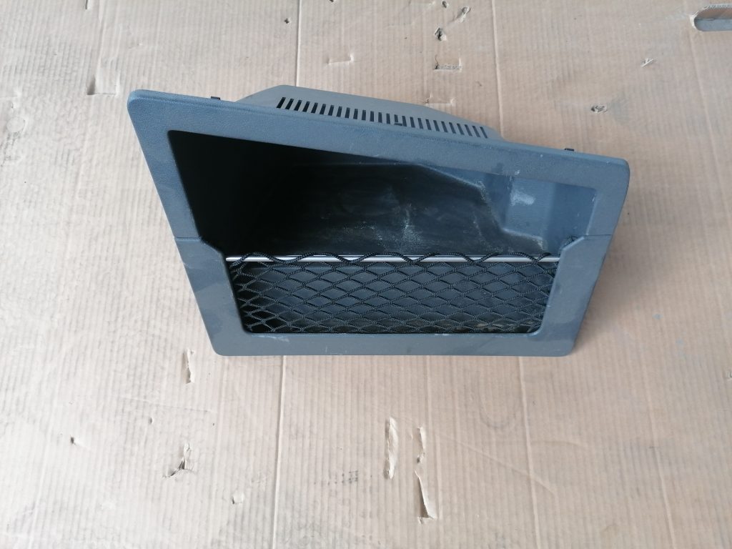 Mantu nodalījums bagāžniekā priekš VW PHAETON 2005 1 Mantu nodalījums bagāžniekā priekš VW PHAETON 2005