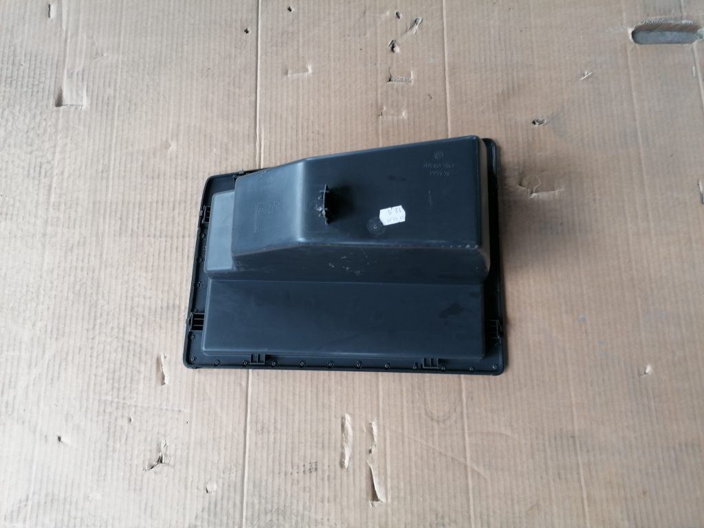 Mantu nodalījums bagāžniekā priekš VW PHAETON 2005 3 Mantu nodalījums bagāžniekā priekš VW PHAETON 2005