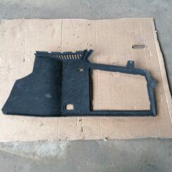 Bagāžnieka nodalījuma sānu apdare priekš VW PHAETON 2005