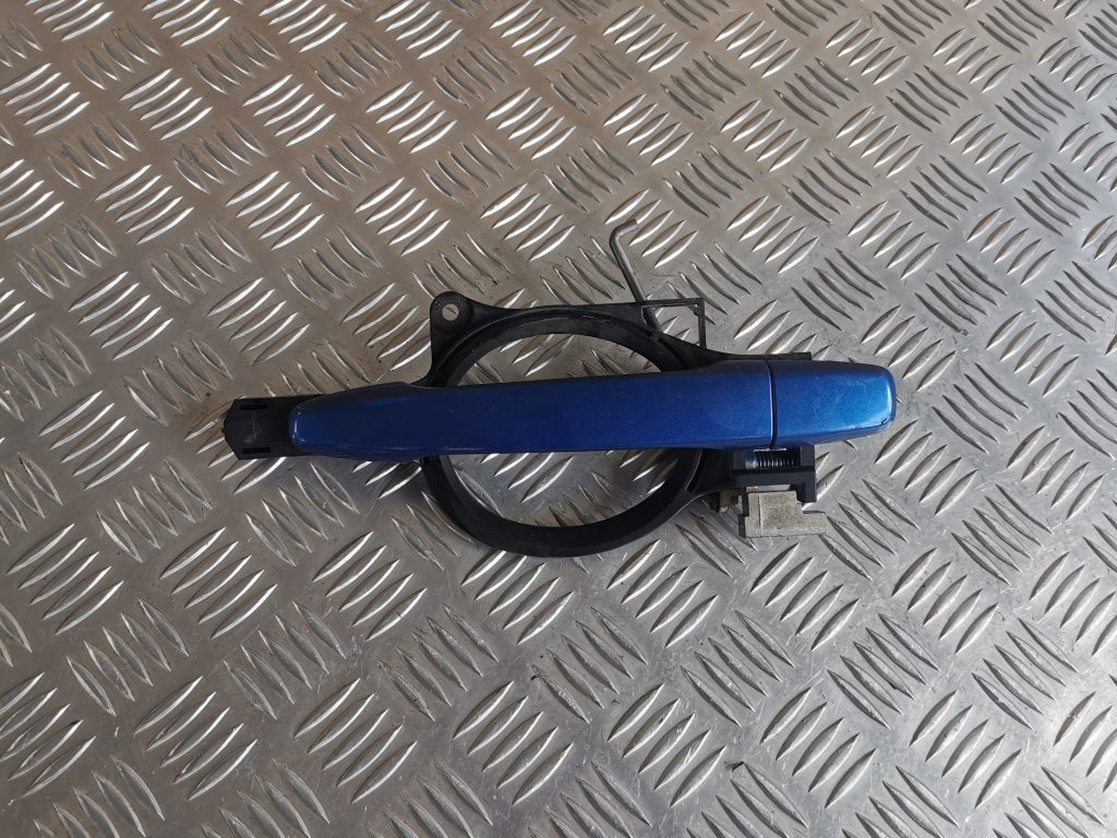 Aizmugurējāis labais durvju rokturis priekš MITSUBISHI LANCER 2009 1 Aizmugurējāis labais durvju rokturis priekš MITSUBISHI LANCER 2009