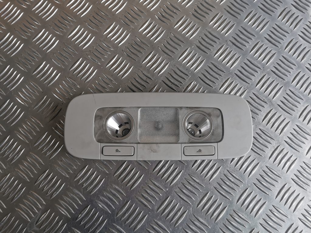 Aizmugurējo sēdvietu apgaismojums priekš VW PASSAT CC 2009