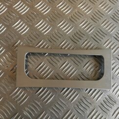 Mērinstrumentu paneļa dekoratīvais rāmis priekš VW PASSAT CC 2009