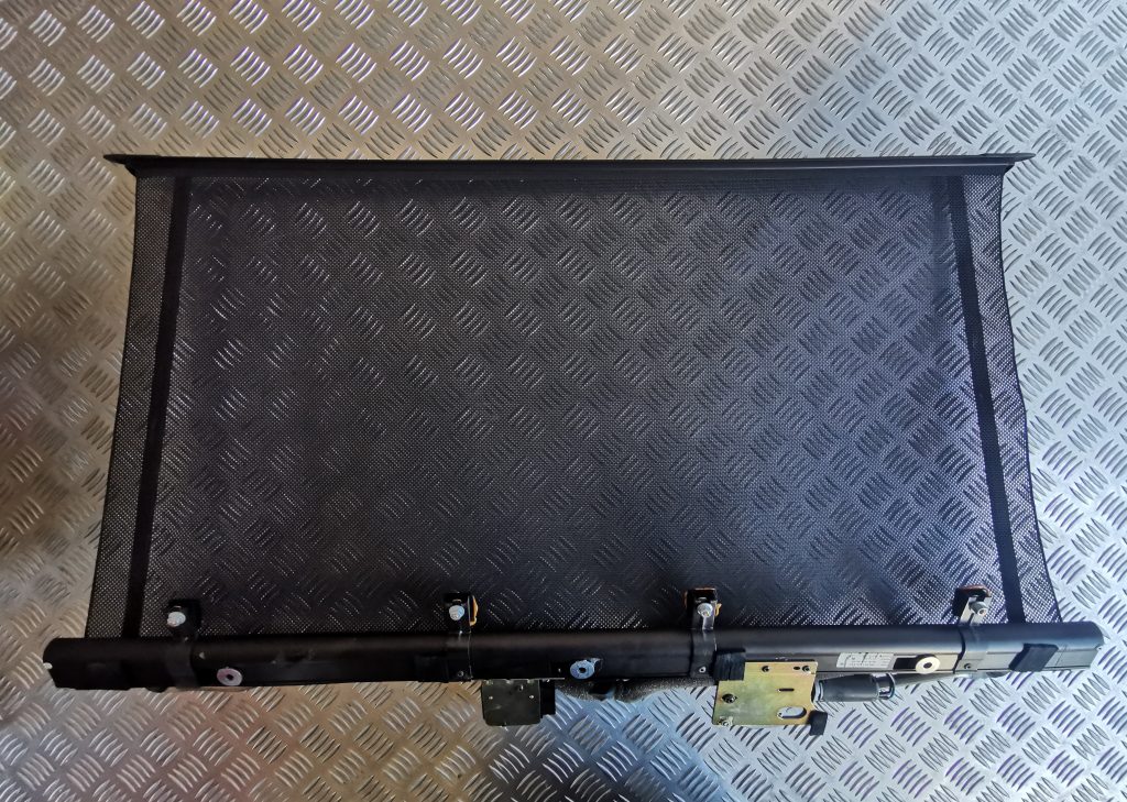 Durvju logu saules aizsargs priekš AUDI A6 1998