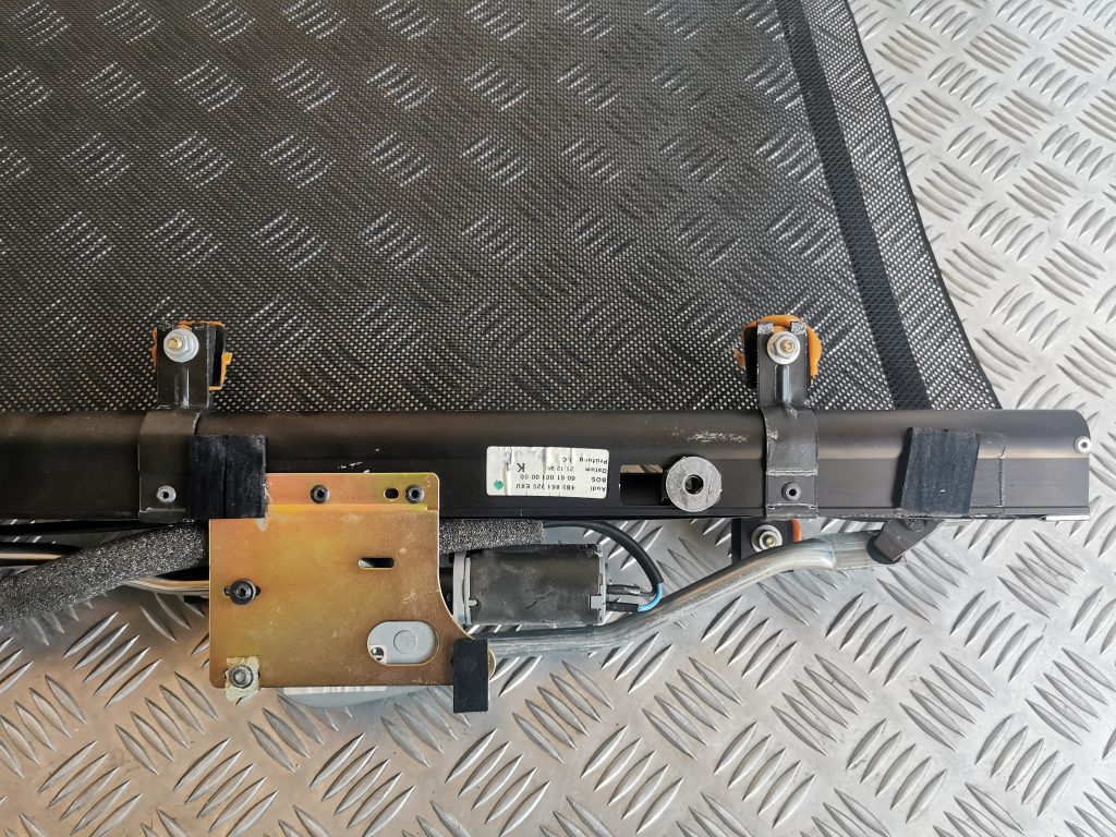 Durvju logu saules aizsargs priekš AUDI A6 1998