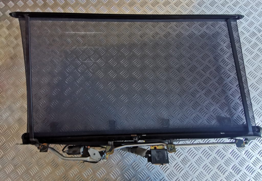 Durvju logu saules aizsargs priekš AUDI A6 1998