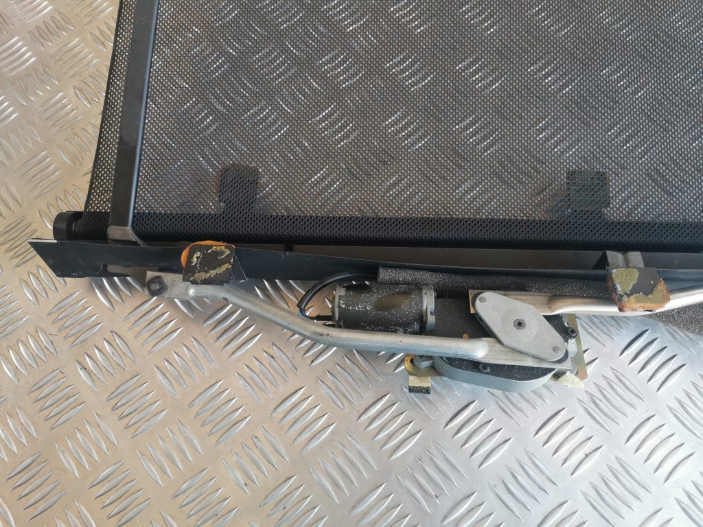 Durvju logu saules aizsargs priekš AUDI A6 1998