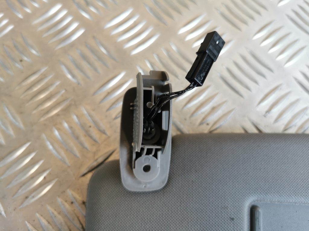 Saules aizsargs priekš AUDI A6 1998 4 Saules aizsargs priekš AUDI A6 1998