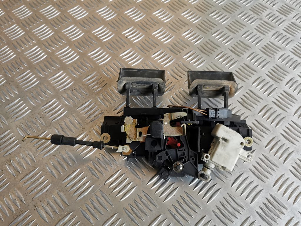 Bagāžnieka vāka slēdzene priekš AUDI A6 1998 1 Bagāžnieka vāka slēdzene priekš AUDI A6 1998