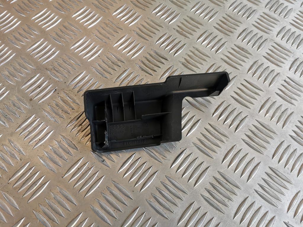 Priekšējā kreisā sēdekļa sliežu apdare priekš AUDI A6 1998 2 Priekšējā kreisā sēdekļa sliežu apdare priekš AUDI A6 1998